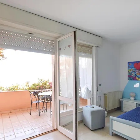 Appartement Awesome In Nu With Kitchen Baunei